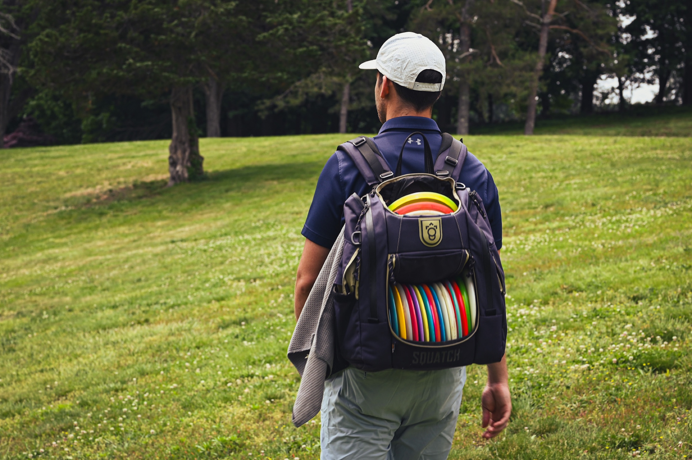A builder on the course with their Squatch bag